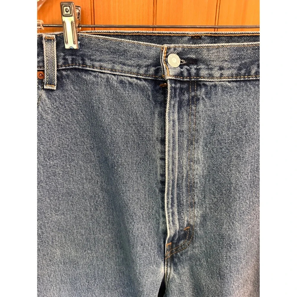 Levis 550 Relaxed Fit Tapered Leg Jeans Mens Medium Wash Blue Denim 48x30
